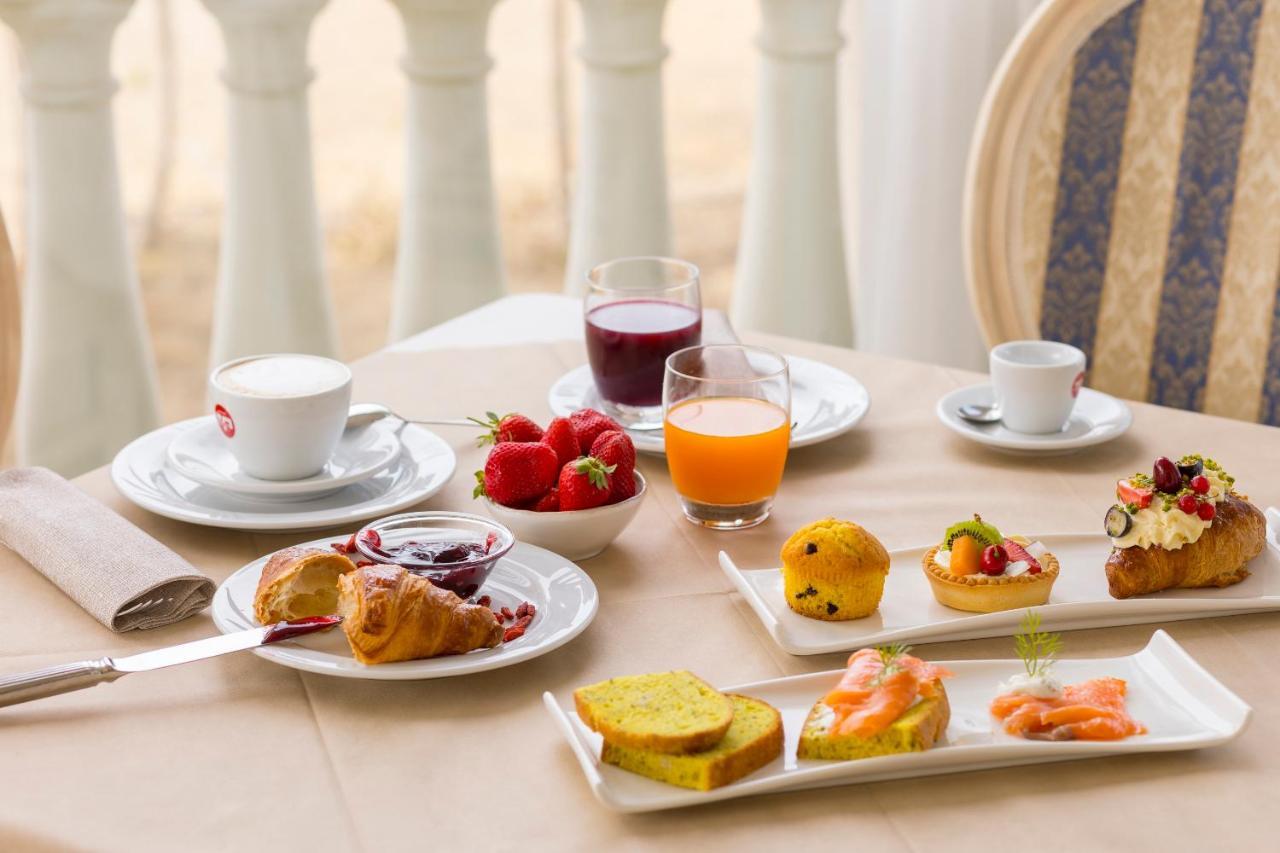Hotel Baia Imperiale Rimini Eksteriør bilde